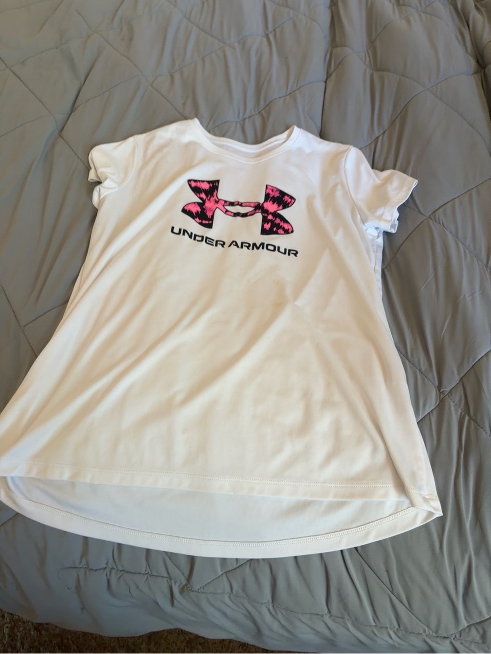 Under Armour White Short Sleeve Tee with Pink Camo Logo